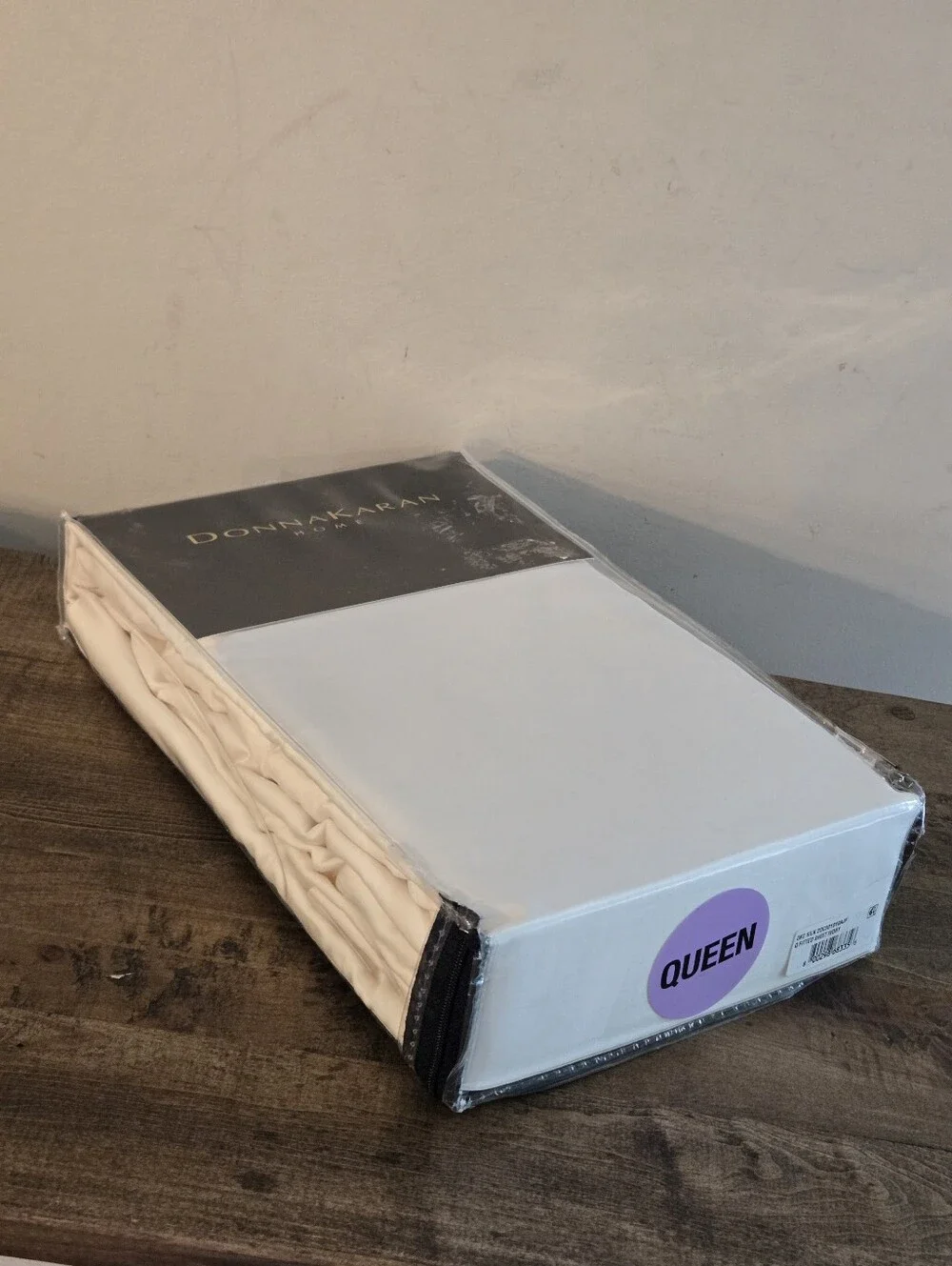Donna Karan Collection Silk Indulgence Queen Fitted Sheet Ivory